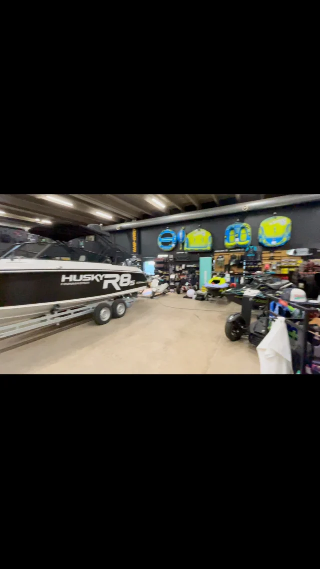 Välkomna in idag Lördag 10-14! Vi har fyllt på med nya och begagnade ATV, vattenskotrar och båtar! #landochhav #canam #seadoo